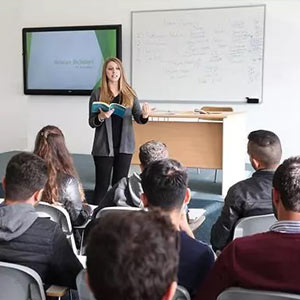 دانشکده-آموزش